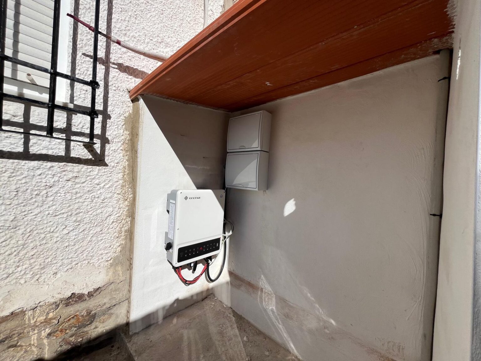 Medición de potencia y estudio de consumo eléctrico para vivienda en Granada